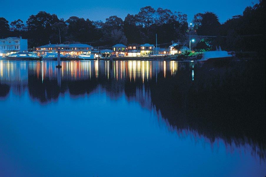 Strahan Village Kültér fotó
