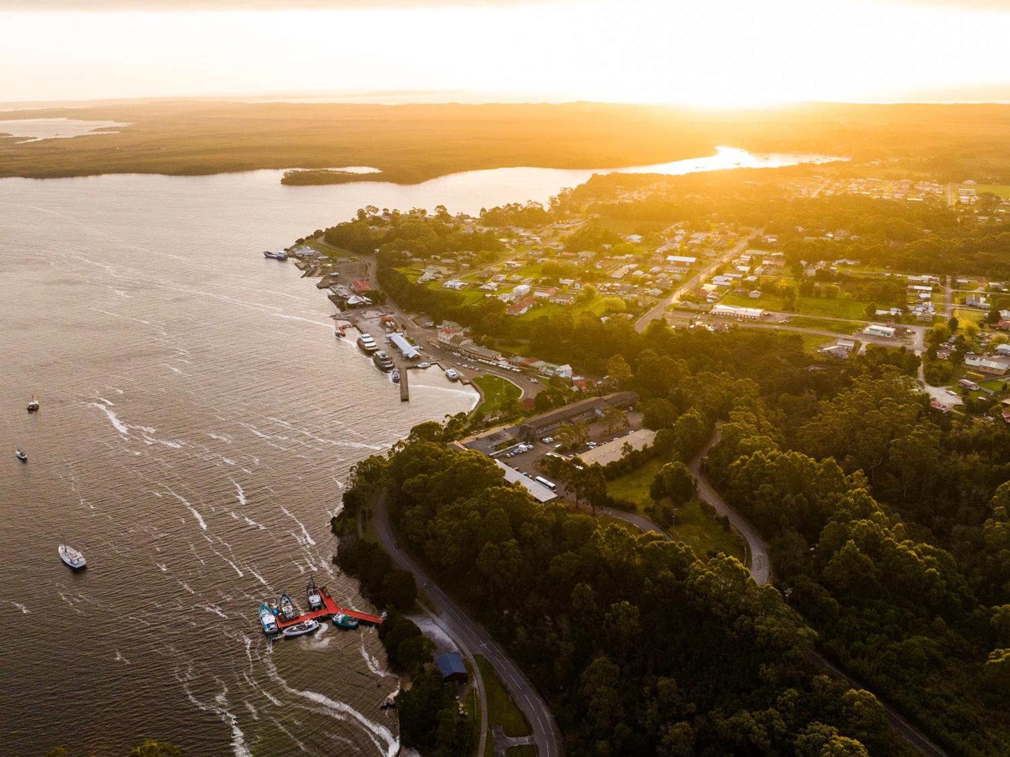 Strahan Village Kültér fotó